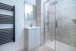 Family bathroom- click for photo gallery